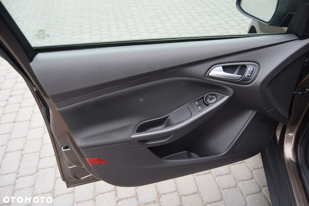 Ford Focus 1.0 EcoBoost Trend - 17