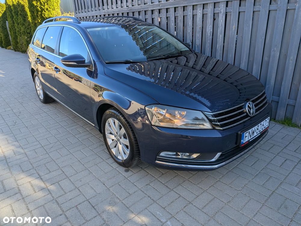 Volkswagen Passat - 1