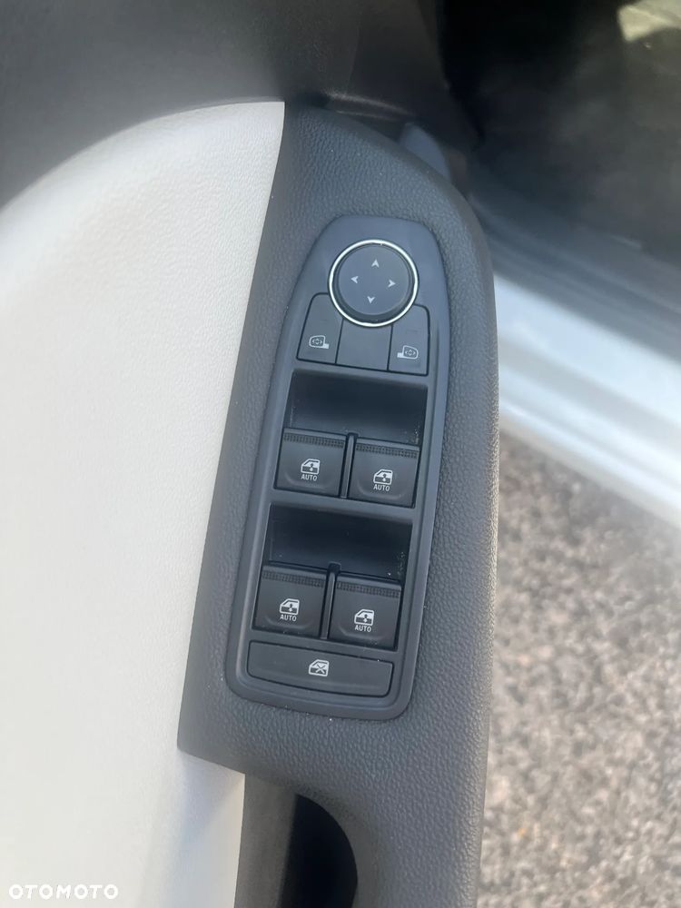 Renault Clio - 11