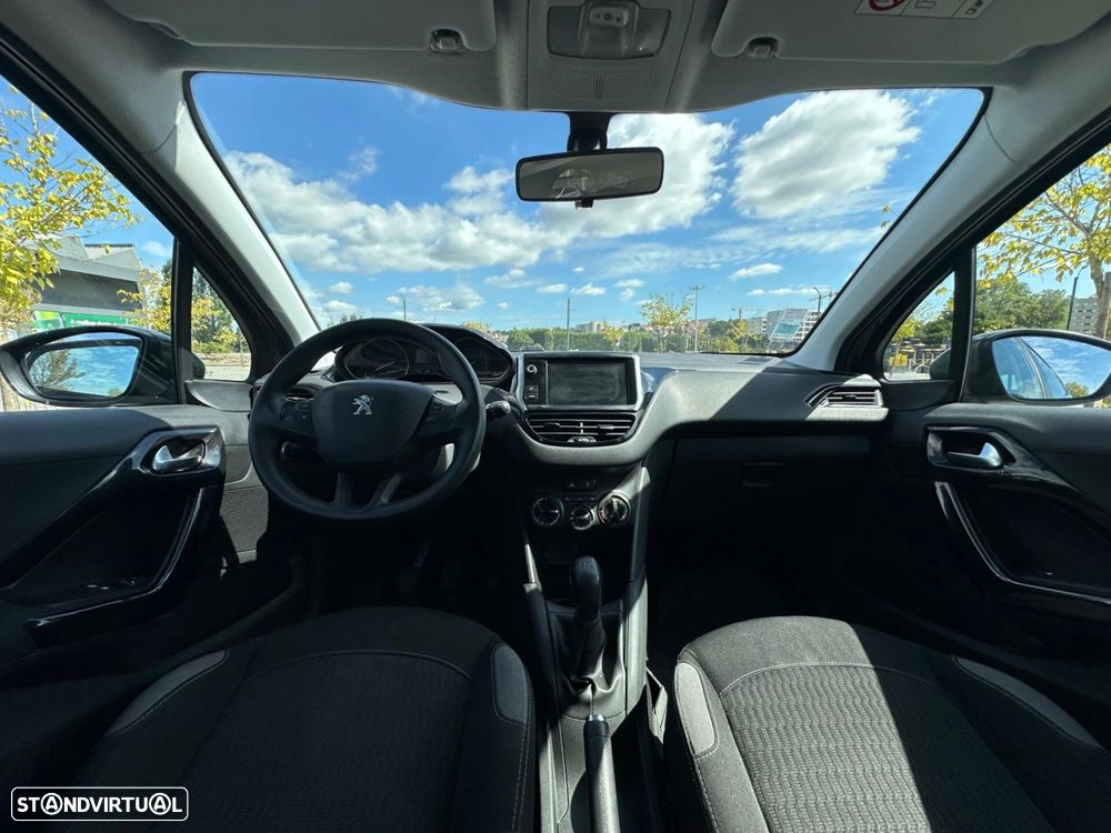 Peugeot 208 - 11