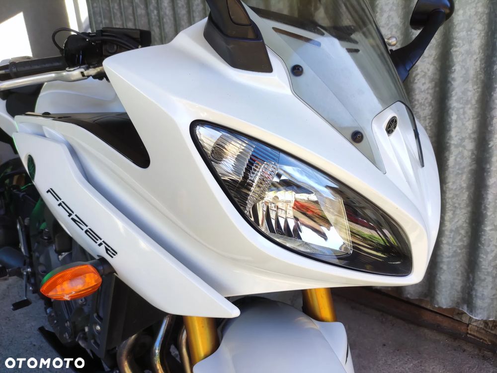 Yamaha FZ8 - 7