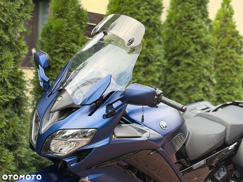 Yamaha FJR - 17