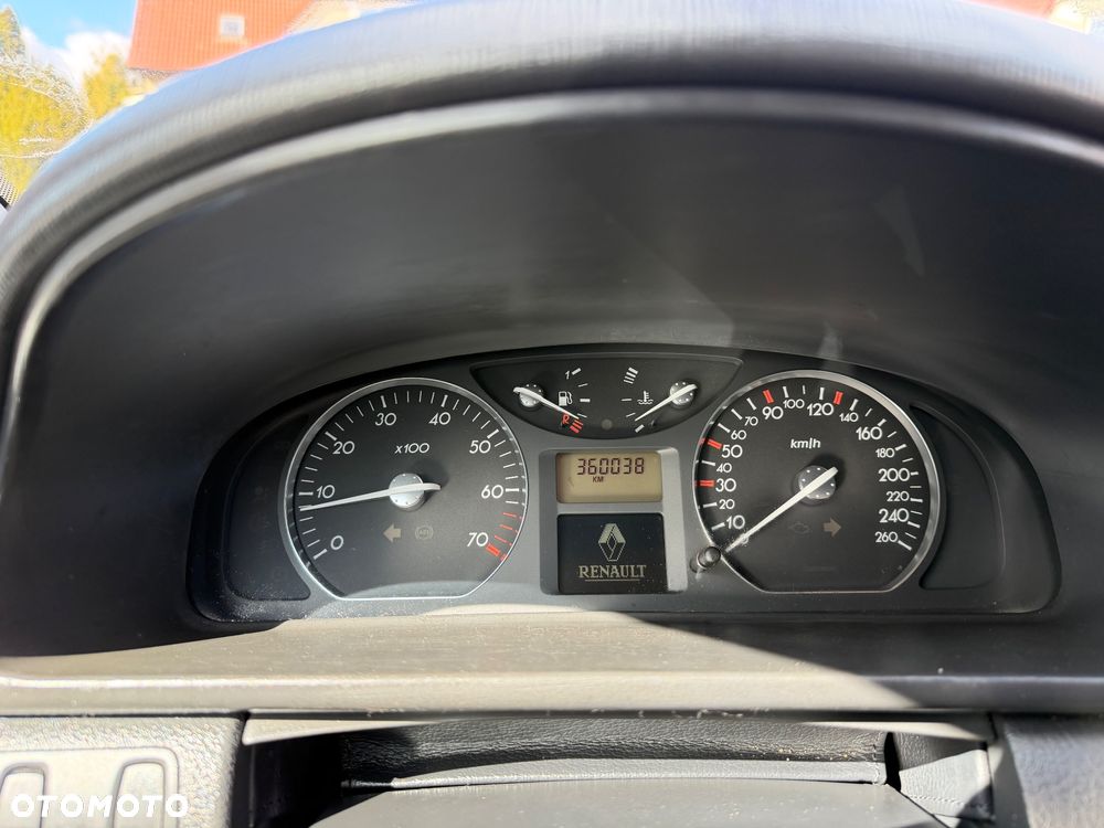 Renault Laguna 1.8 Concorde - 8