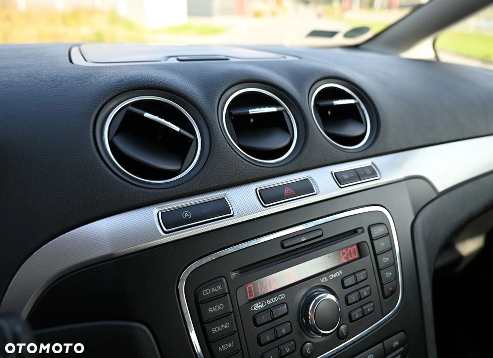 Ford S-Max - 24