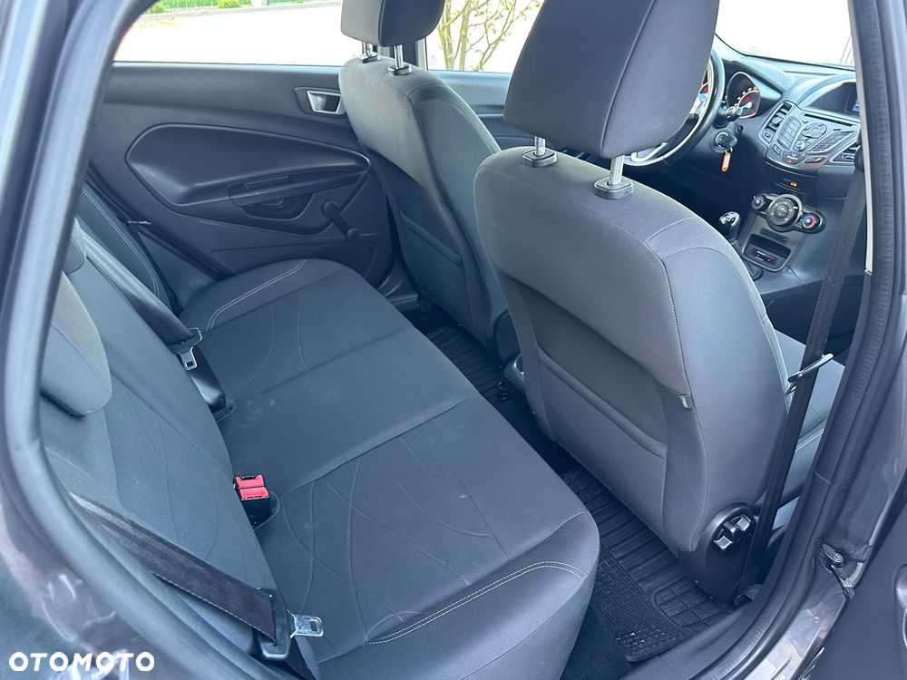 Ford Fiesta 1.25 Ghia - 11