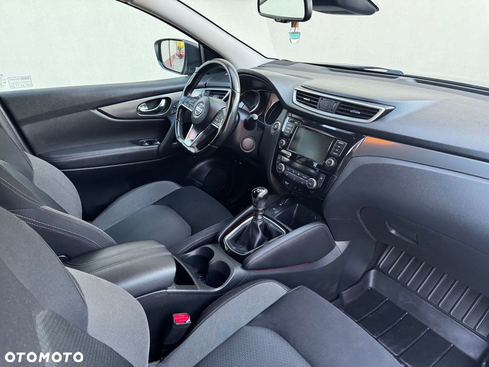 Nissan Qashqai 1.3 DIG-T N-Connecta - 37