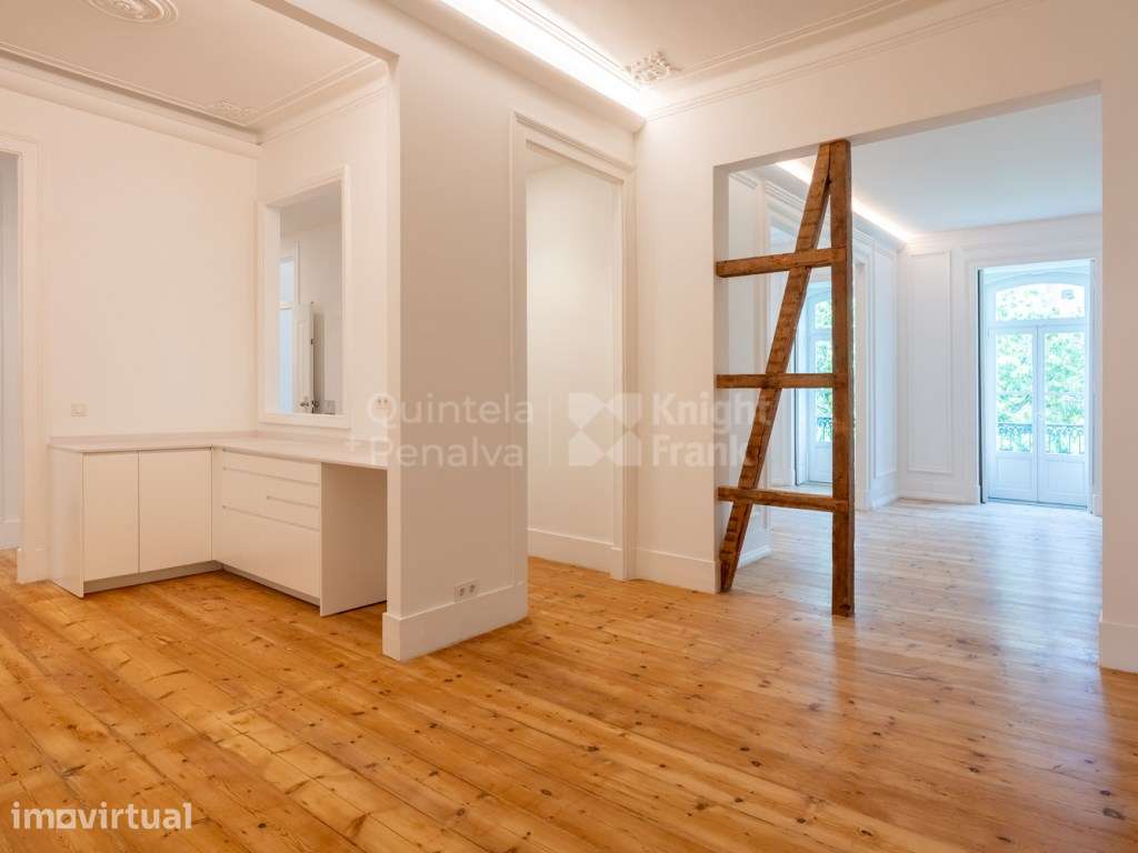 Apartamento T3+1 todo recuperado na Alexandre Herculano - Grande imagem: 5/28
