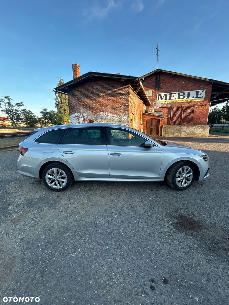 Skoda Octavia 2.0 TDI SCR Style DSG - 6