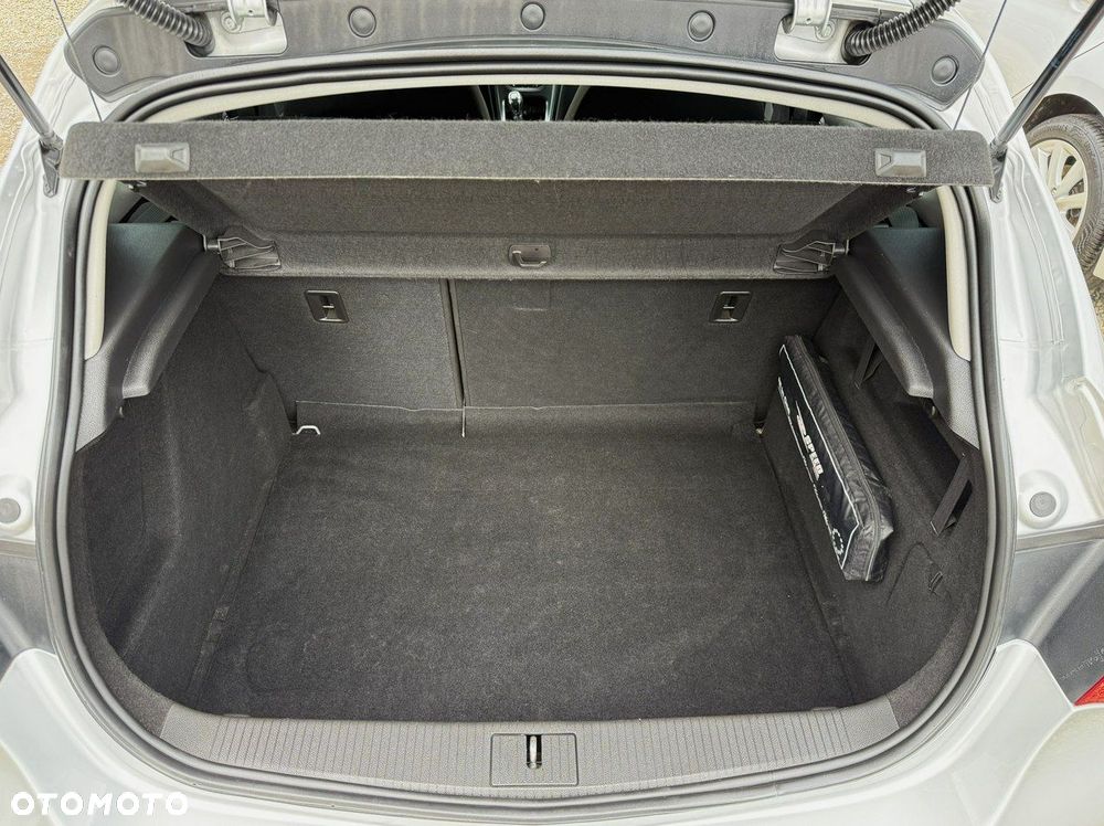 Opel Astra 1.4 Selection - 19