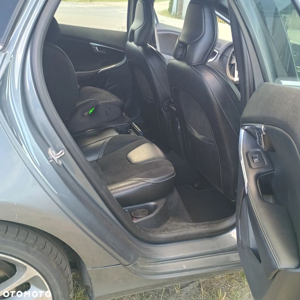 Volvo V40 D2 Drive-E R-Design Kinetic - 22