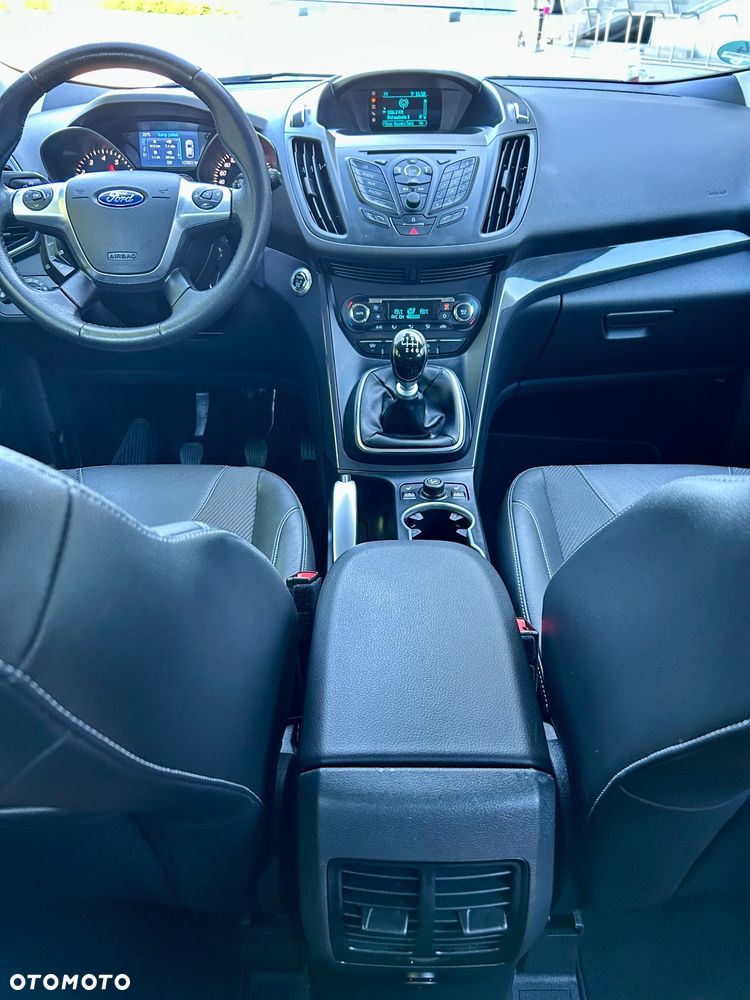 Ford Kuga 1.5 EcoBoost 2x4 Titanium - 29