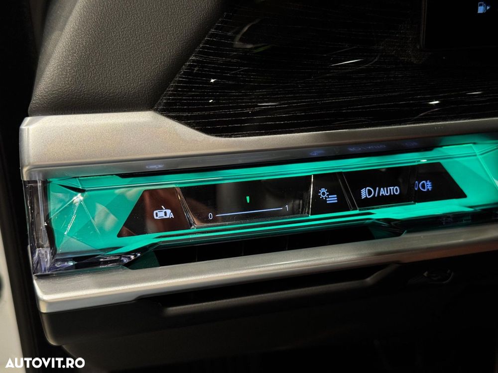 BMW Seria 7 740d xDrive MHEV - 31