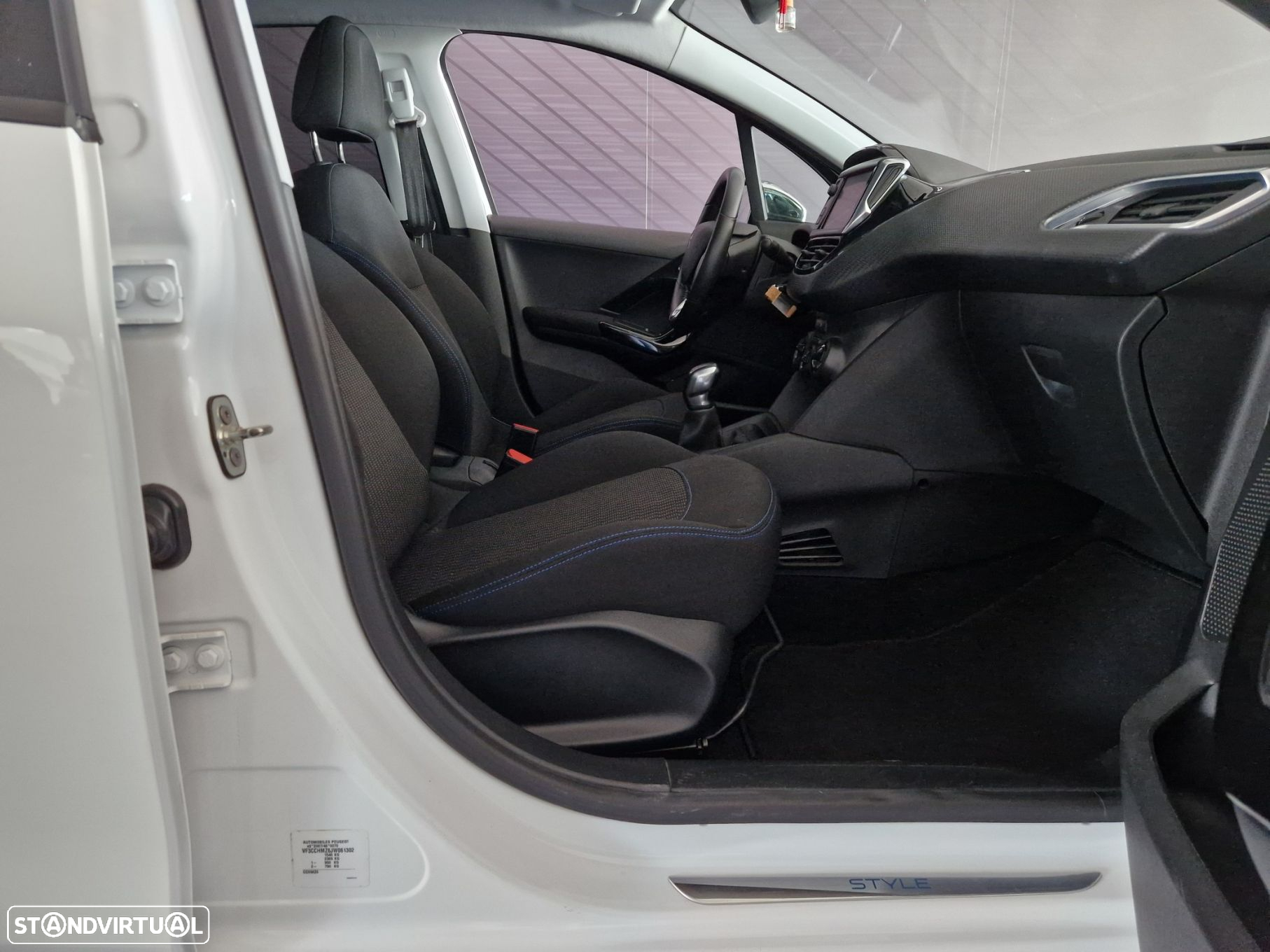 Peugeot 208 1.2 PureTech Style - 23