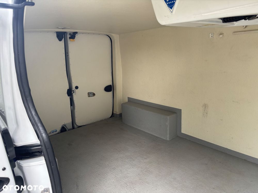 Renault Trafic - 23