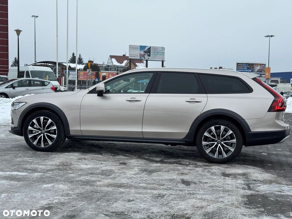 Volvo V90 Cross Country B5 B AWD Ultimate - 25