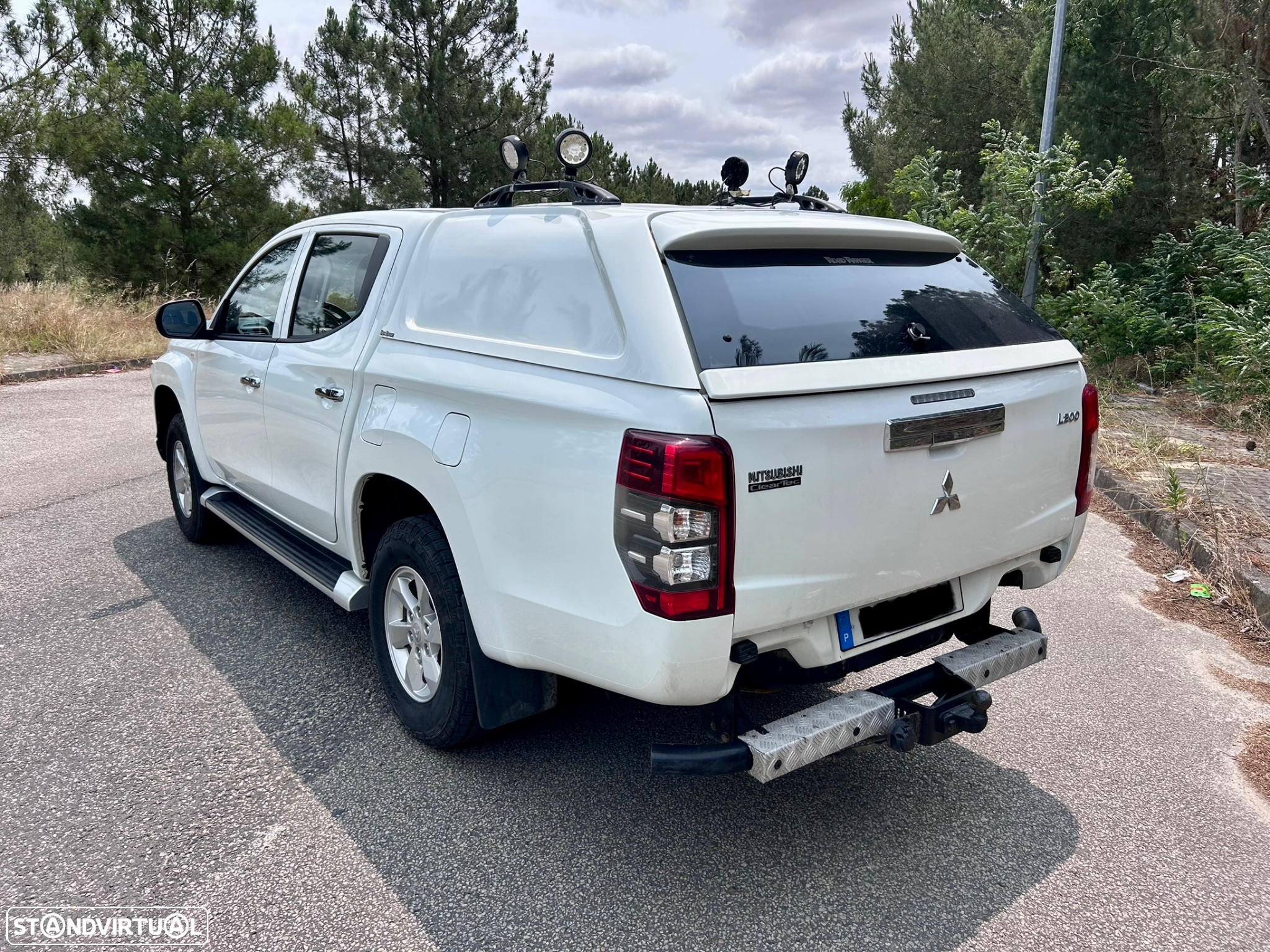 Mitsubishi L200 2.3 DI-D CD Invite Strakar Look 4WD - 4