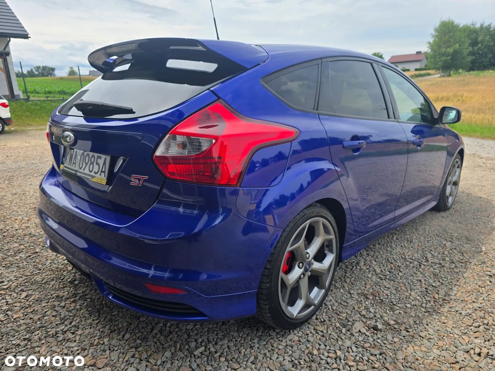 Ford Focus 2.0 EcoBoost ST - 8
