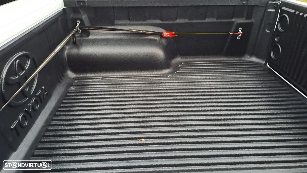 Toyota Hilux 4x4 Cabine Dupla Auto Executive - 24