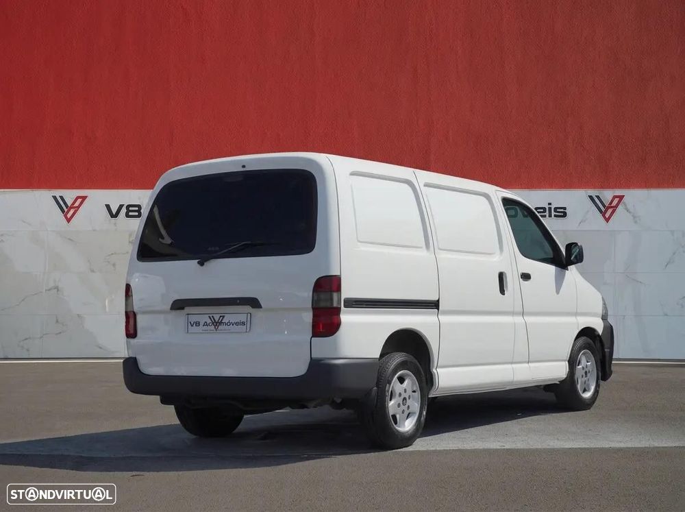 Toyota HiAce 2.5 D-4D Service 2.8T - 5