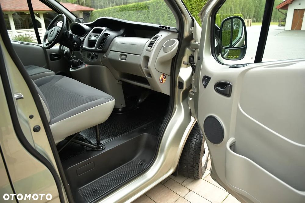 Opel Vivaro - 25