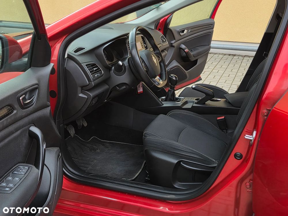 Renault Megane ENERGY TCe 130 GT LINE - 28