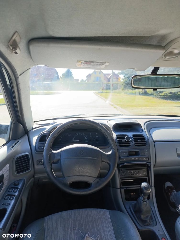 Renault Laguna - 14