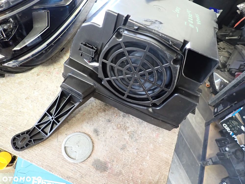SKODA SUPERB III SUBWOOFER 3V0035412 - 2