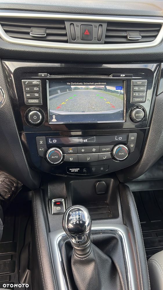 Nissan Qashqai 1.6 dCi 4 x 4 DPF tekna - 9