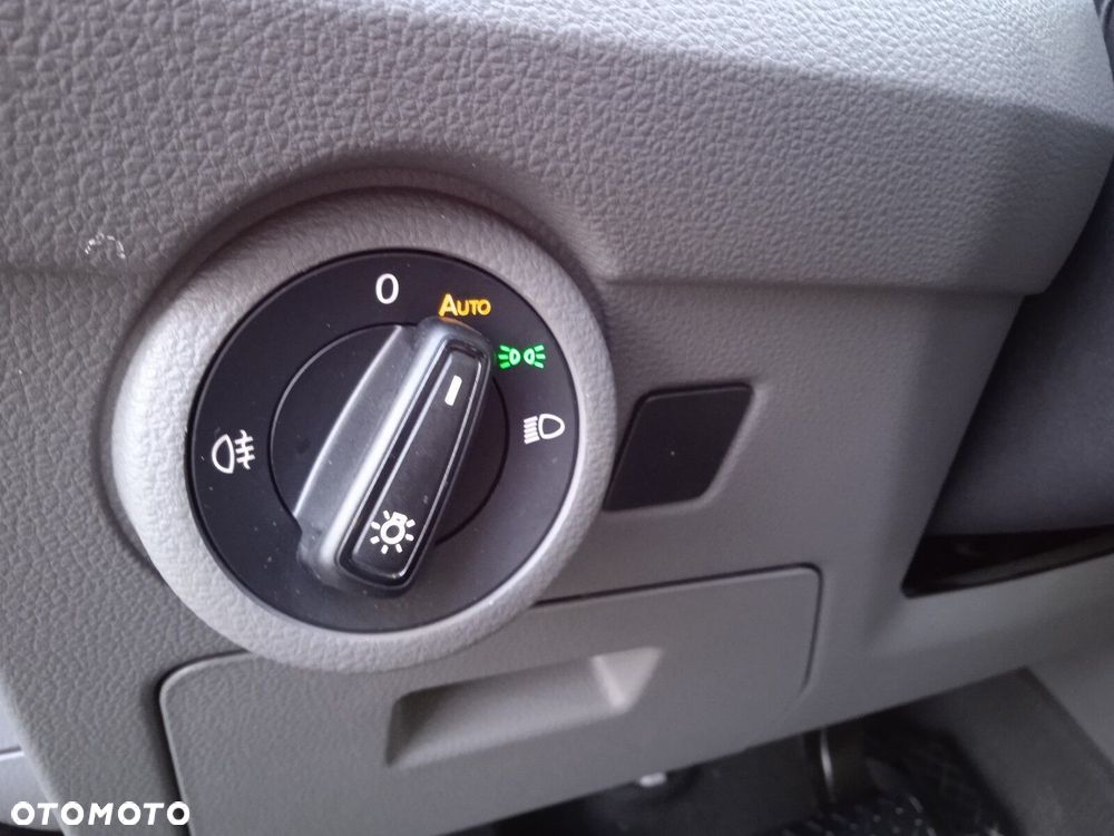 Volkswagen Caravelle 2.0 TDI L2 Trendline DSG - 18