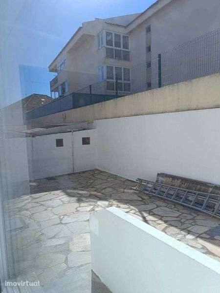 T2 com Garagem quintal e pequeno logradouro em S.Domingos de Rana - Grande imagem: 4/12