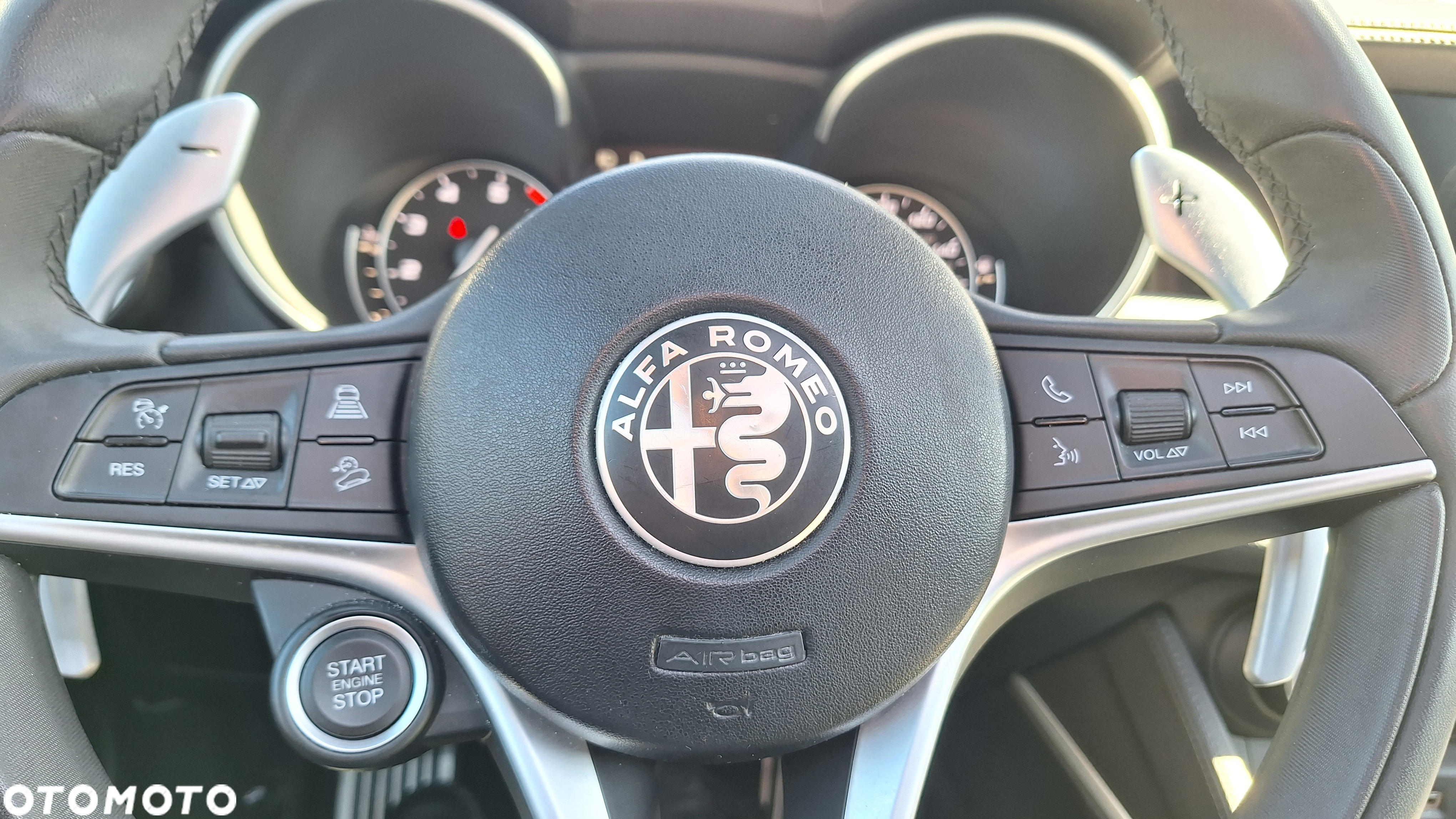 Alfa Romeo Stelvio 2.0 Turbo 16V AT8-Q4 Veloce Ti - 13