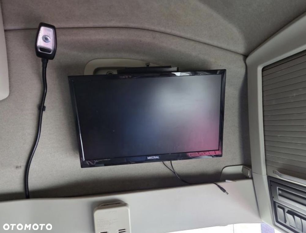 Volvo FH 500 XXL TELEWIZOR / KSENONY / FULL SPOJLERY / LAKIER METALIK / DŁUGA RAMA AKUMULATORY Z TYŁU / LAMPY LED / NAJWIĘKSZA KABINA XXL z TV / 2017 ROK !! - 28
