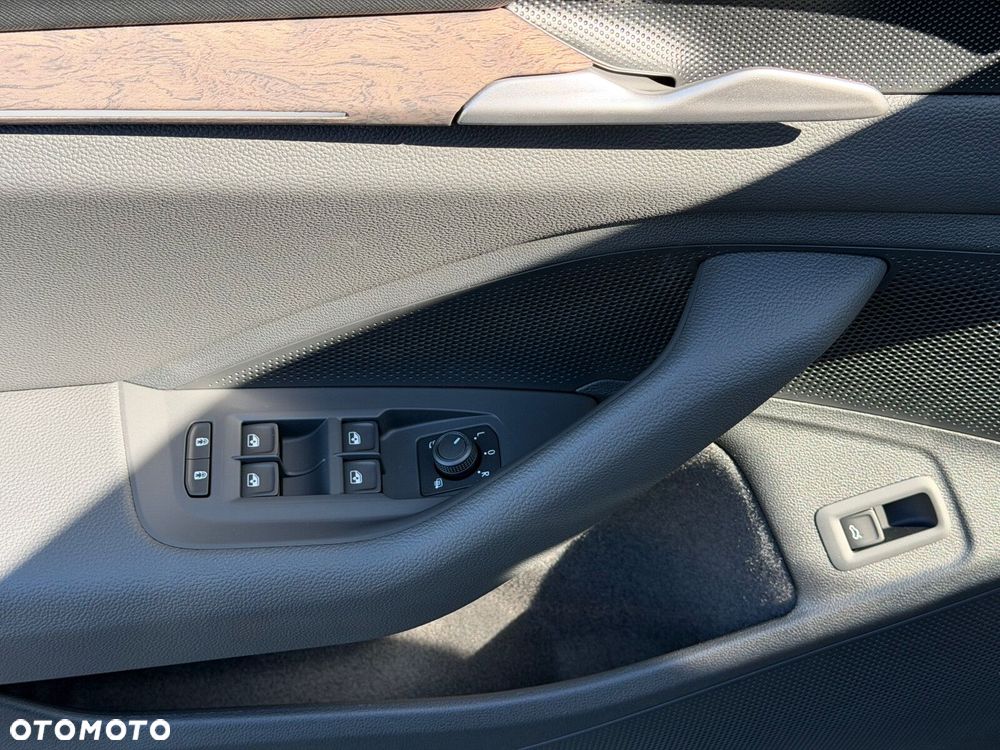 Skoda Superb 2.0 TSI L&K DSG - 11