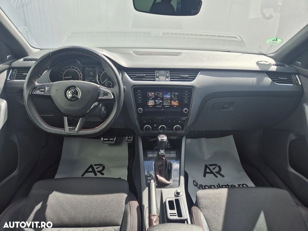 Skoda Octavia 2.0 TDI DSG RS - 13