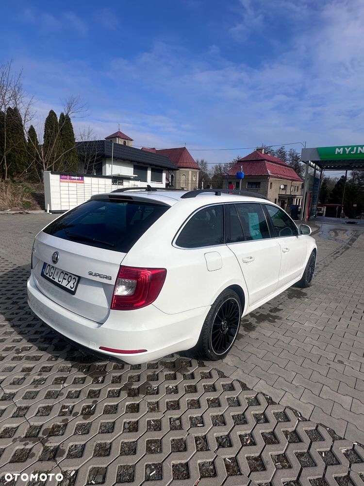 Skoda Superb 2.0 TDI Ambition Green tec - 4
