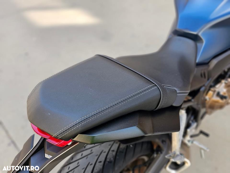 Honda CB 650R - 11