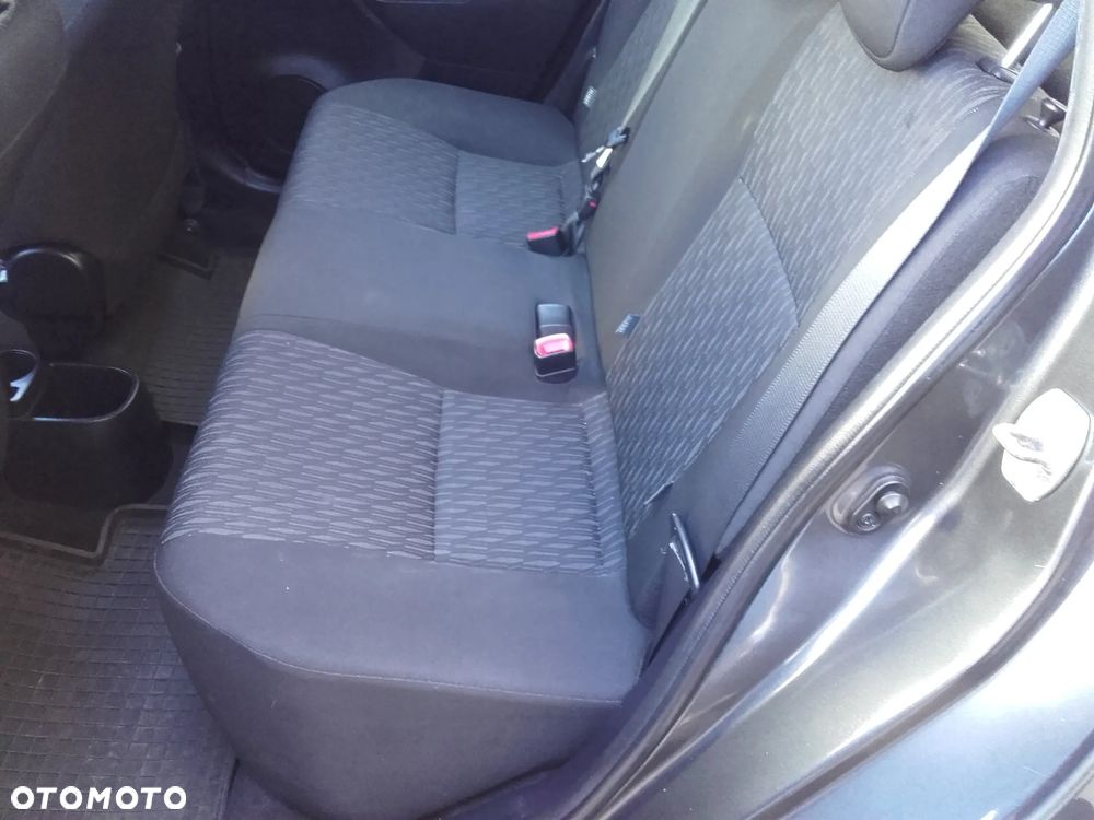Toyota Yaris - 24