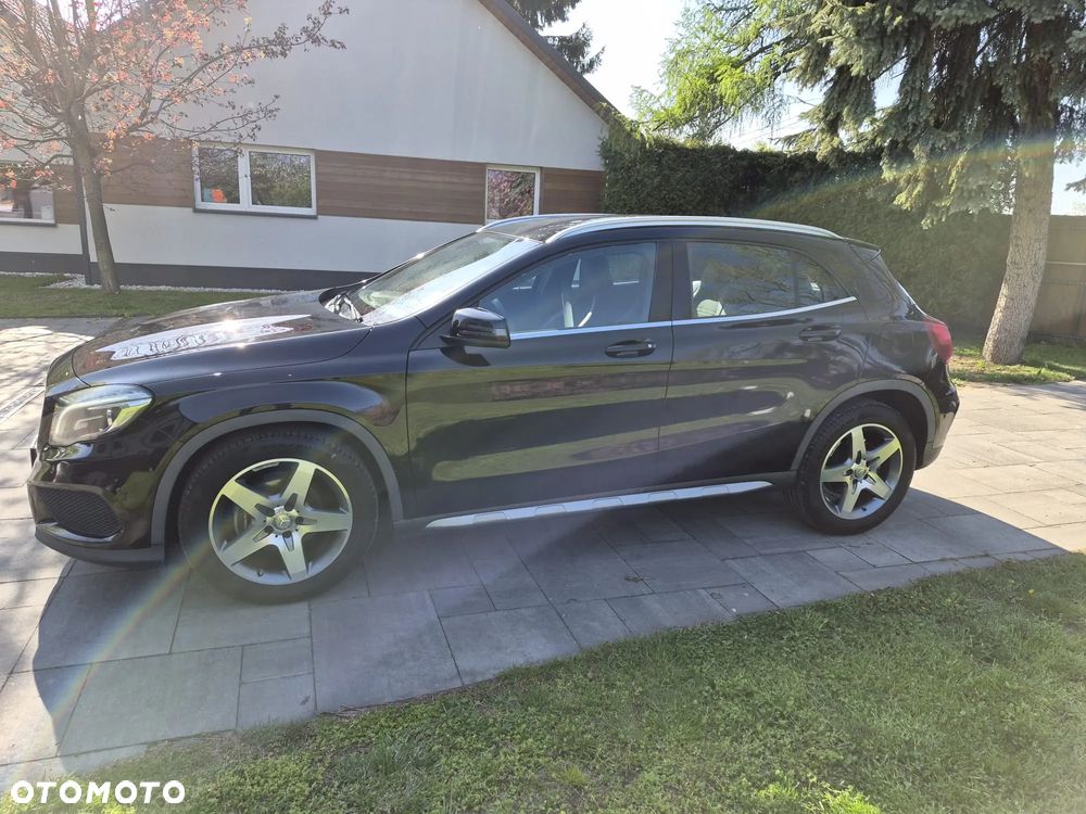 Mercedes-Benz GLA 200 AMG Line - 11