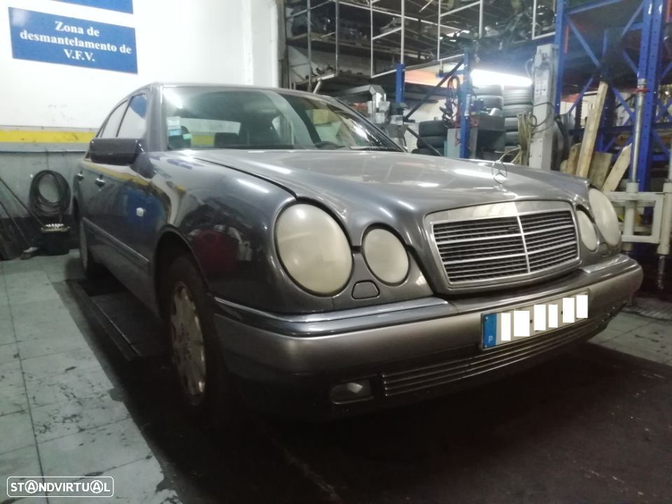 Mercedes E320 E210 - 1