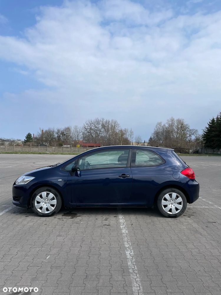 Toyota Auris 1.33 VVT-i Terra - 1