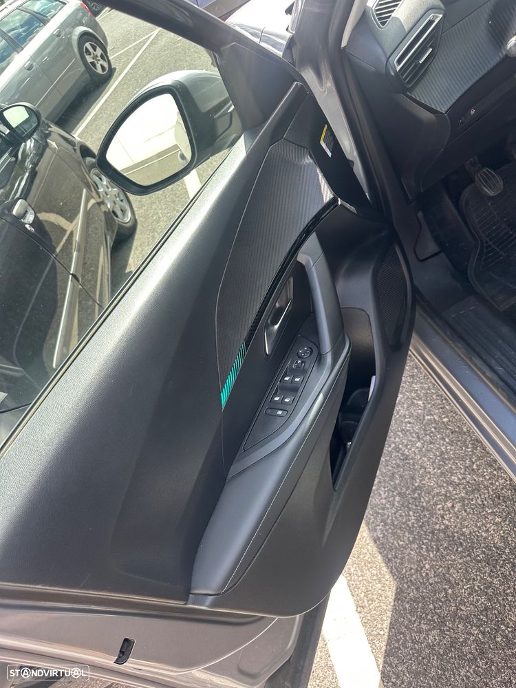 Peugeot 2008 1.2 PureTech Allure - 6