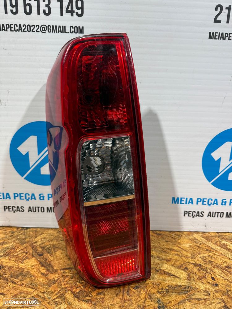 Farolim traseiro esquerdo Nissan Navara de 2010 - 1