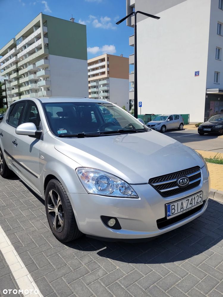 Kia Ceed 1.6 Crdi Comfort - 1