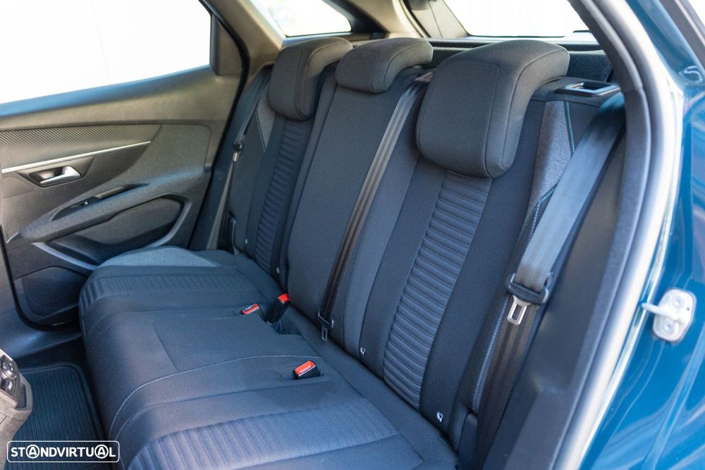 Peugeot 3008 1.6 Hybrid Allure e-EAT8 - 26