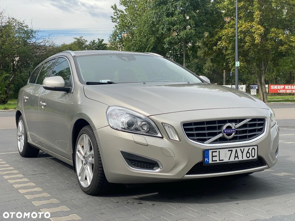 Volvo V60 T4 Summum - 1