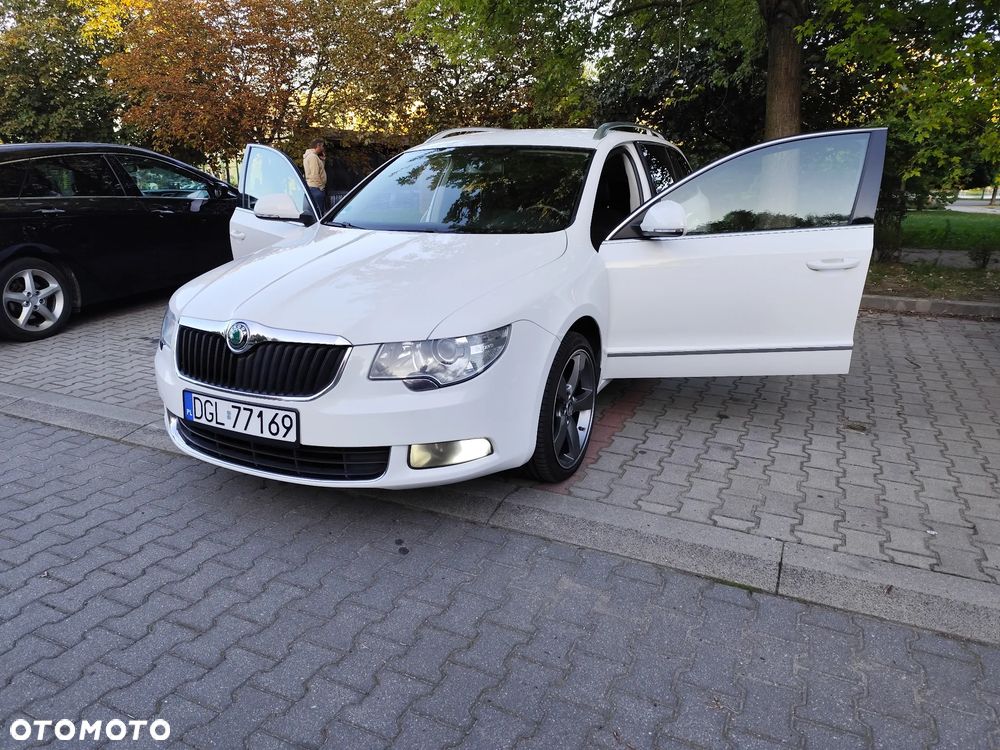 Skoda Superb 2.0 TDI Elegance DSG - 25