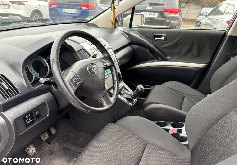 Toyota Corolla Verso - 10