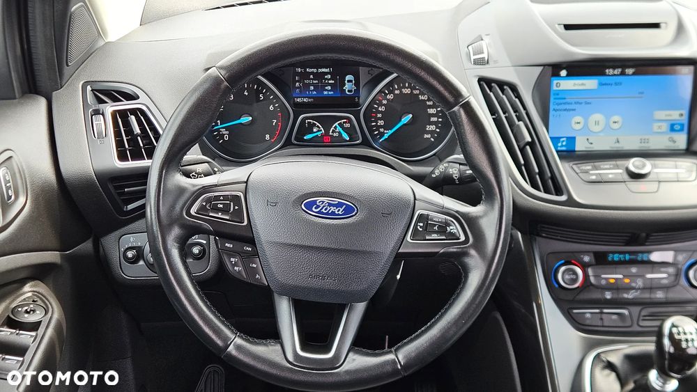 Ford Kuga 1.5 EcoBoost 2x4 Titanium - 17