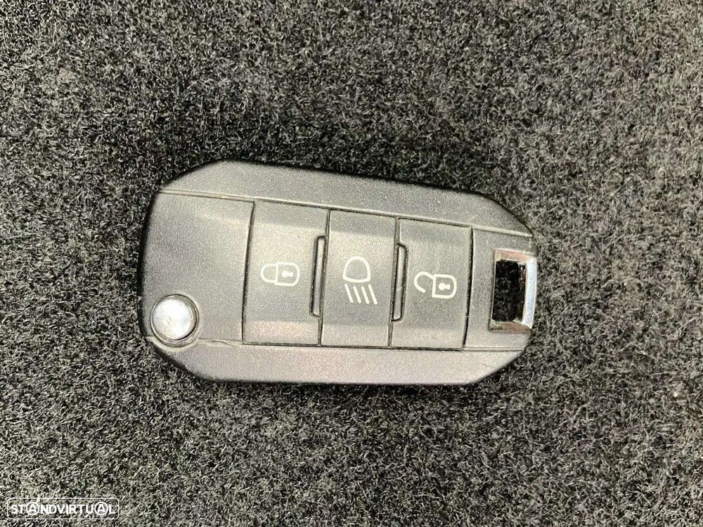 Peugeot 2008 1.2 PureTech Style - 17