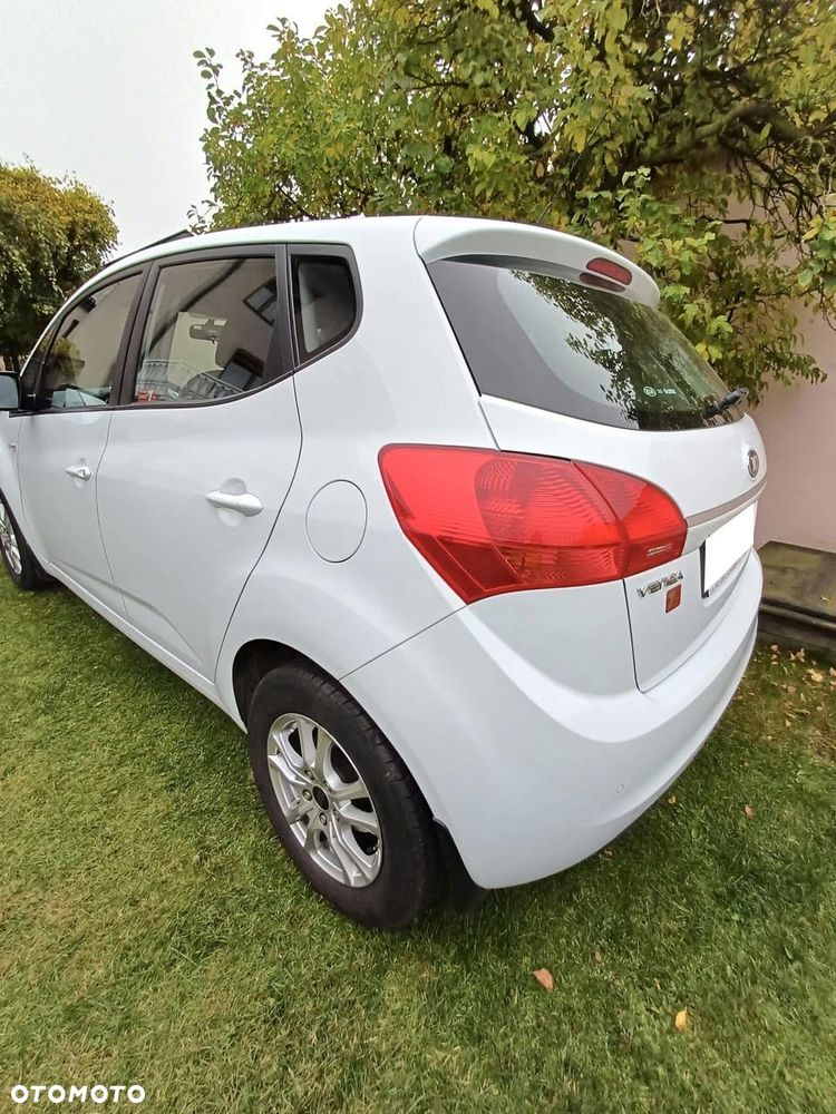 Kia Venga - 23